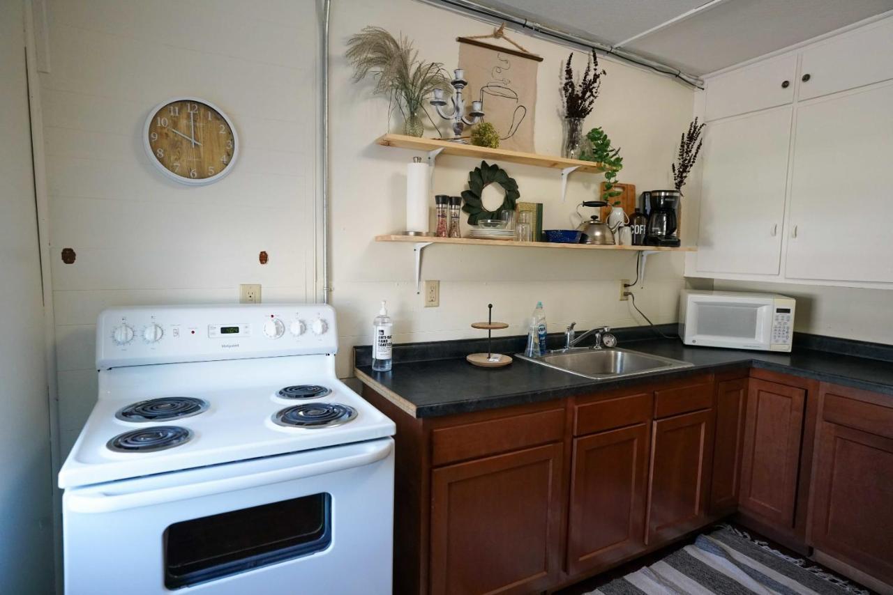2 Bedroom Apartment Near Ndsu And Downtown ファーゴ エクステリア 写真