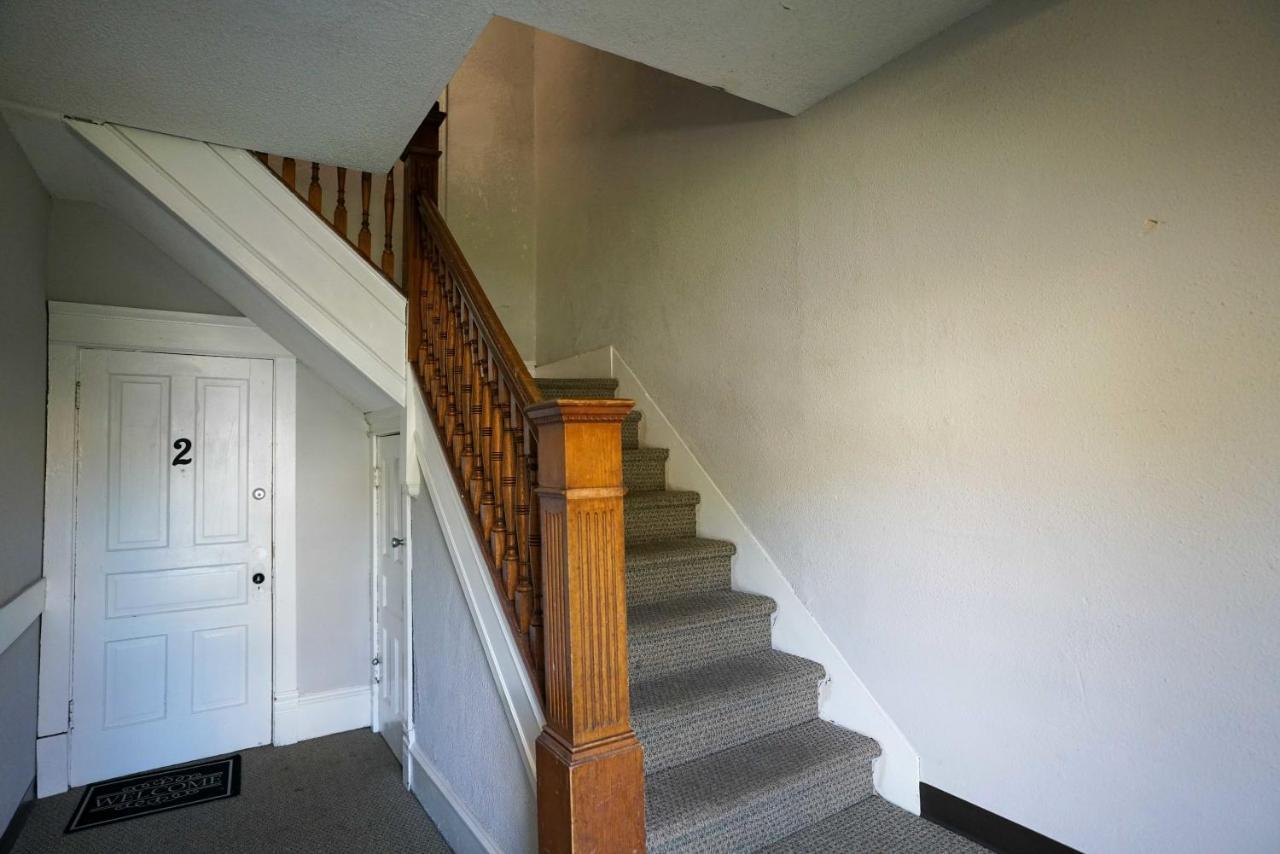 2 Bedroom Apartment Near Ndsu And Downtown ファーゴ エクステリア 写真
